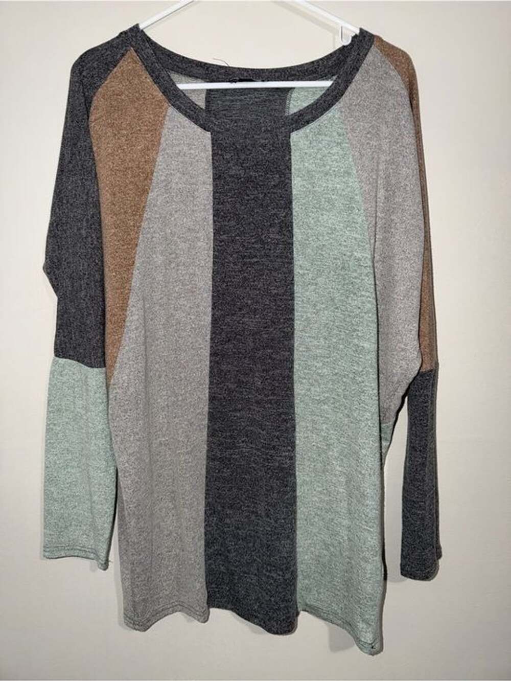 GiGiO USA Women’s Small Colorblock Oversized Knit Dolman Sleeve Top